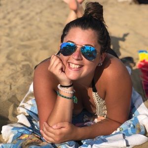 Meet your Posher, Alison